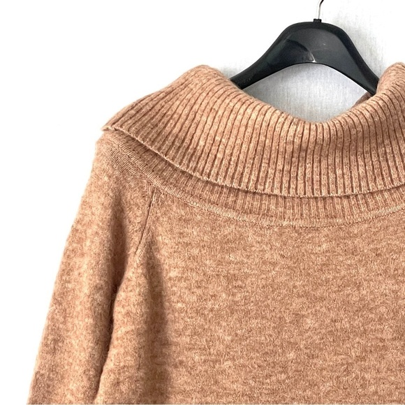 Aritzia Wilfred Free Faretta Off Shoulder Crow Neck Sweater - Picture 3 of 10